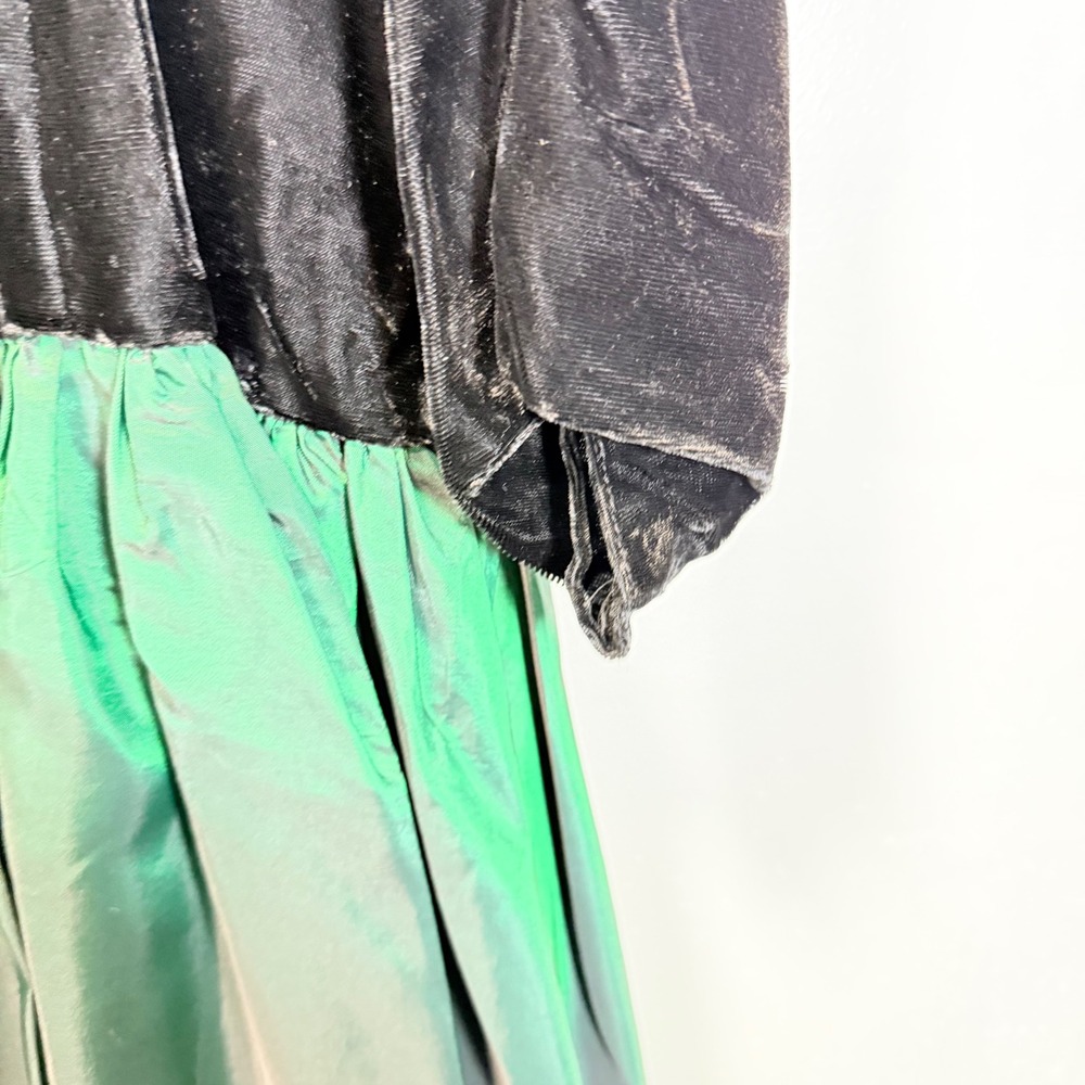 Vintage 80s Black Velvet Green Taffeta High Low Bow Party Dress Size 8 ILGWU USA - Picture 5 of 9